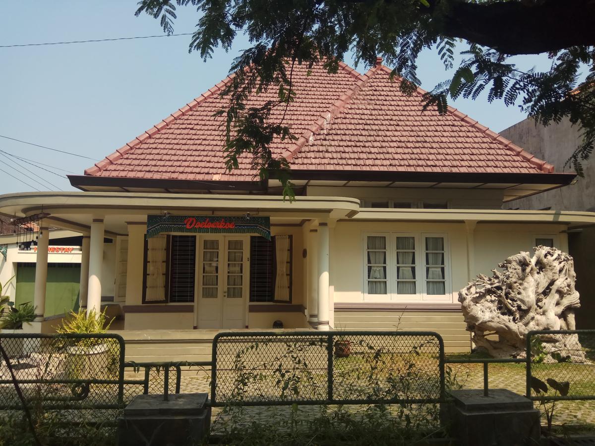 Doeloerkoe Homestay Surakarta  Luaran gambar